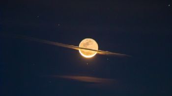 La Luna se convirtió en Saturno y quedó registrado en fotos