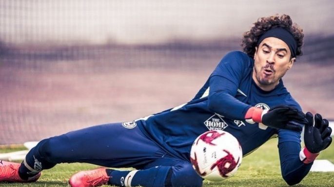 Memo Ochoa sufre por prueba con hisopo: VIDEO