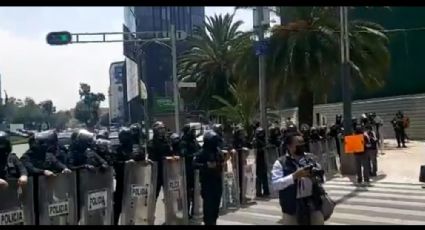 Protestantes de Chimalhuacán en Reforma son acorralados por autoridades (VIDEO)