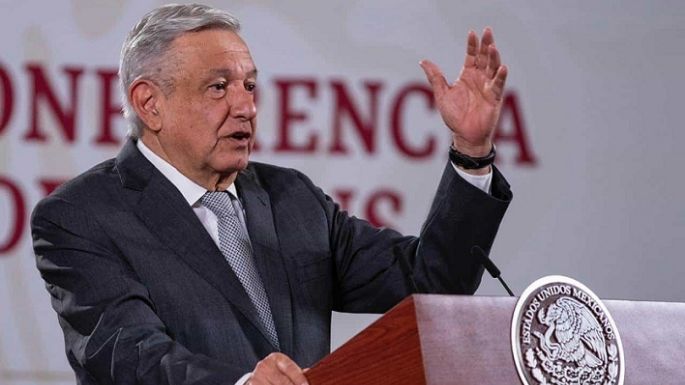 Critican a los hijos de AMLO por pasearse en hotel lujoso de Acapulco