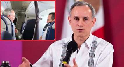 López-Gatell es criticado por viajar en avión sin cubrebocas
