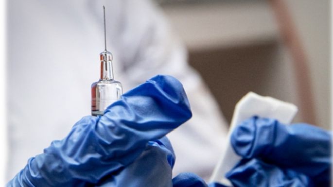 Vacuna rusa podría ocasionar mutación de COVID-19, aseguran científicos