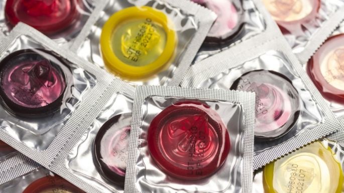 Diputados del PRI proponen eliminar impuesto a condones