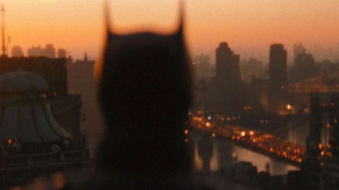 Michael Keaton regresa como Batman con su antiguo Batimovil en 'The Flash' (VIDEO)