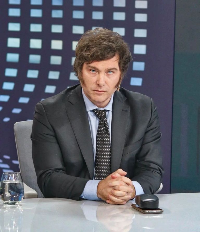 Sin dar el conteo definitivo de las elecciones, se ha dado a conocer que, Javier Milei es el ganador de la contienda en Argentina y ocupará el cargo de presidente.