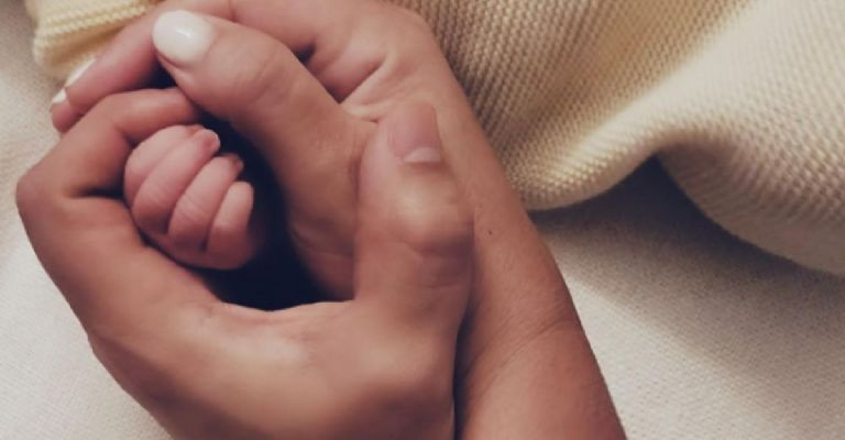 Maite Perroni presentó a su bebé en Instagram: la pequeña Lía