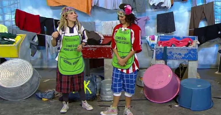 Las lavanderas fue un programa de TeleHit que era conducido por Karla Panini y Karla Luna.