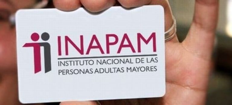 Revisa los descuentos del 50% para adultos mayores con tarjeta del INAPAM