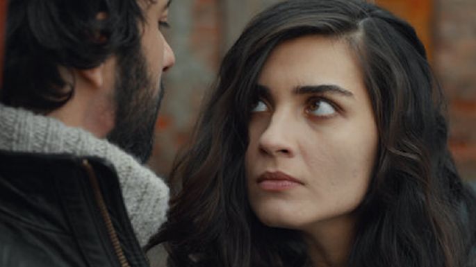 La telenovela turca en Netflix donde el amor triunfa a pesar de las OSCURAS circunstancias