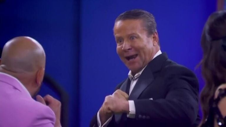 En el video La Divaza muestra su sorpresa ante el inesperado gesto de Alfredo Adame