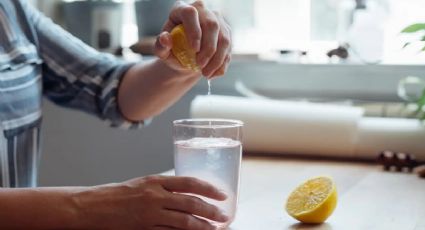¿Cómo bajar de peso con agua de limón? Esta es la manera de tomarla