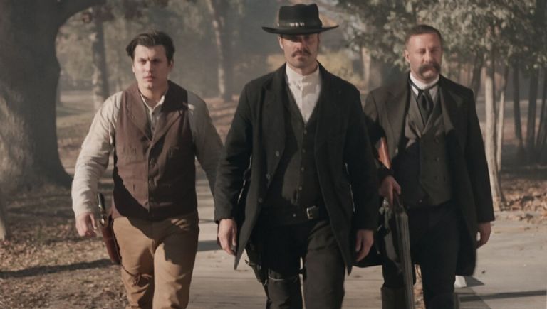 Wyatt Earp y la guerra de los cowboys sinopsis de la serie