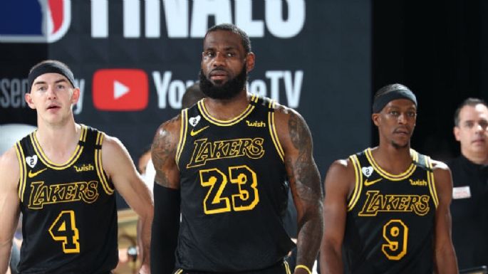 Los Lakers llevan uniforme negro en honor a Kobe Bryant