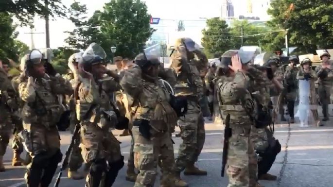Guardia Nacional de EU se vuelve viral al bailar 'La Macarena'
