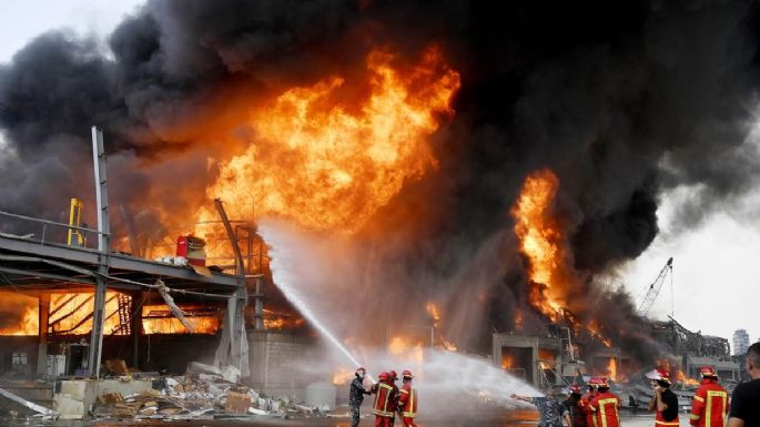 Beirut: a un mes de la explosión en el puerto, se registra fuerte incendio (VIDEO)