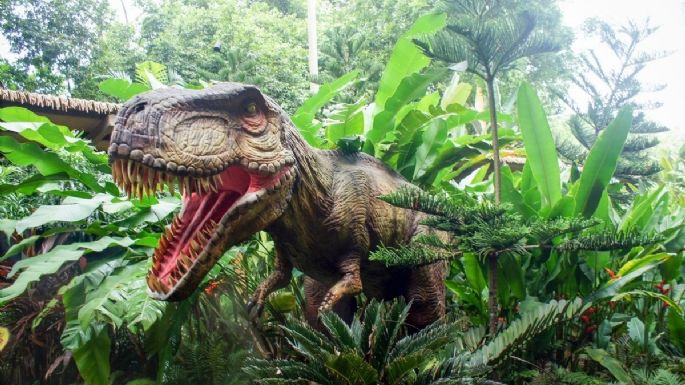¿En qué era aparecieron los dinosaurios en la Tierra?