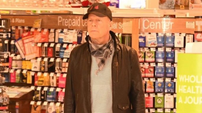 Corren a Bruce Willis de una farmacia por NO usar cubrebocas (FOTO)