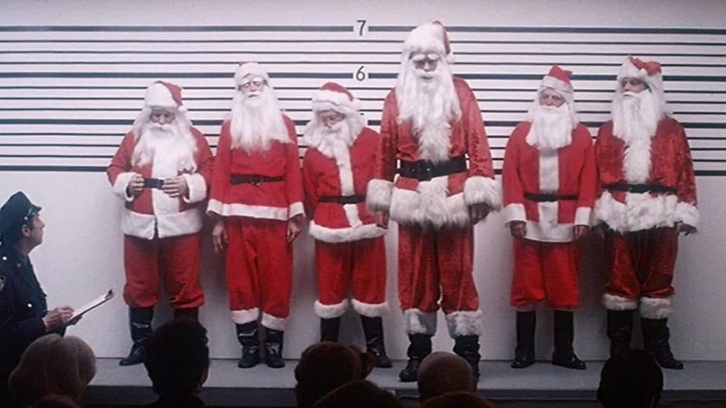 ¡Cuidado con Claus! Santa pide un permiso para portar un arma en Navidad