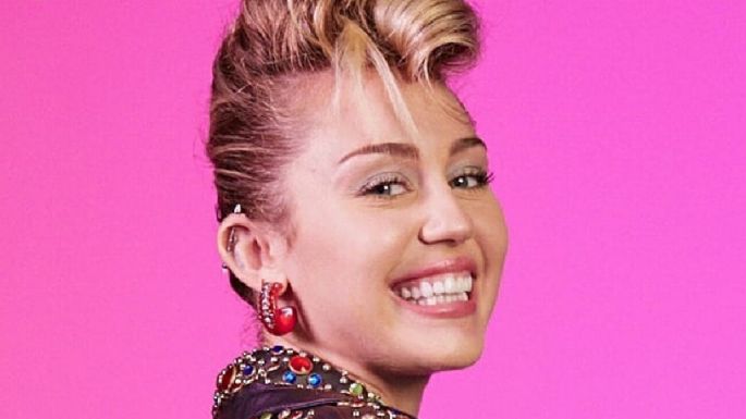 Miley Cyrus comparte atrevida FOTO en Instagram acostada en la bañera