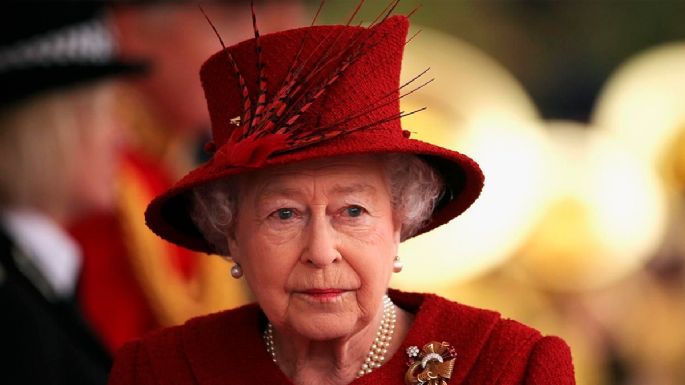 ¿Quién ocupará el trono de Inglaterra si le llega a pasar algo a la Reina Isabel II?