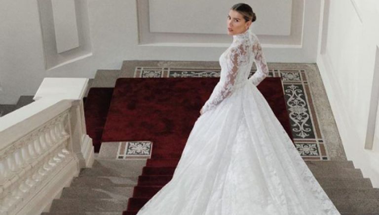 Michelle Salas enamoró con su vestido de novia