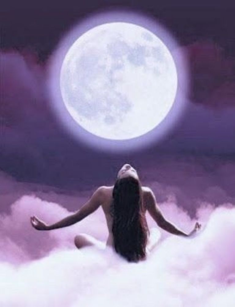 El ritual baño de luna llena te ayuda a desintoxicar la energía negativa