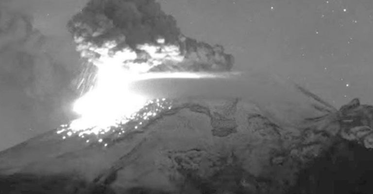 El volcán Popocatépetl ha entrado en alerta amarilla fase 3 debido a su peligro.