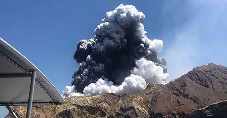 El volcán: Rescate en Whakaari, habla de una explosión que dejó muchos muertos y heridos en 2019