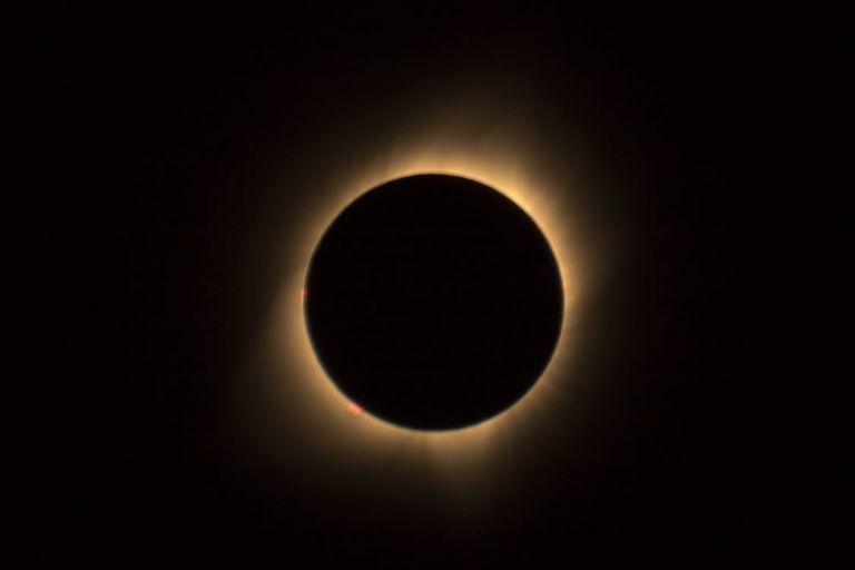  Un eclipse solar es un espectáculo visto pocas veces por una persona. ¿Cuándo es en México? Entérate de la fecha y horario.