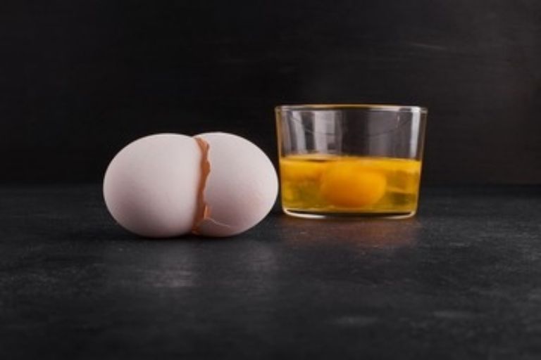 ¿Qué significa hacer una limpia de huevo para las malas energías?