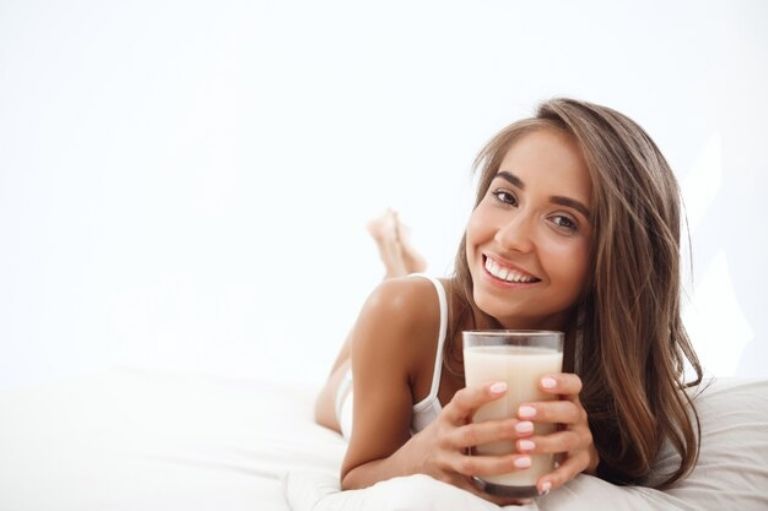 ¿Cuántos vasos de leche debe de consumir un adulto?