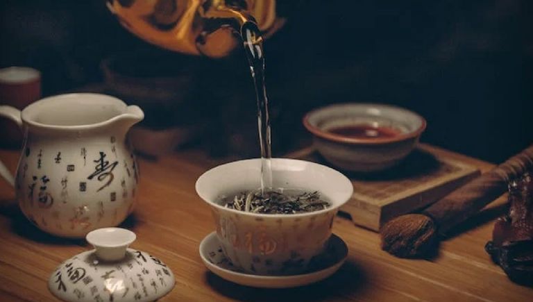 Los importantes beneficios de tomar té de romero con canela
