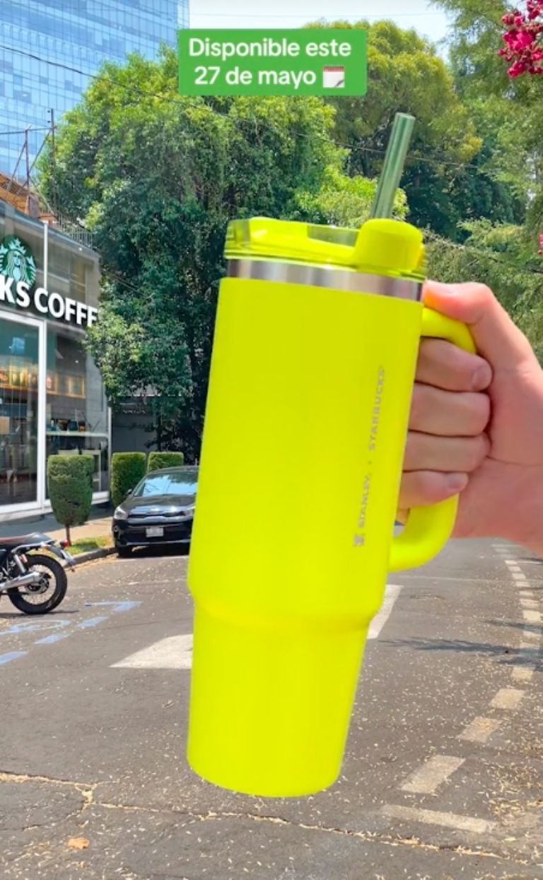 Precio del nuevo vaso Stanley de  Starbucks verde limón