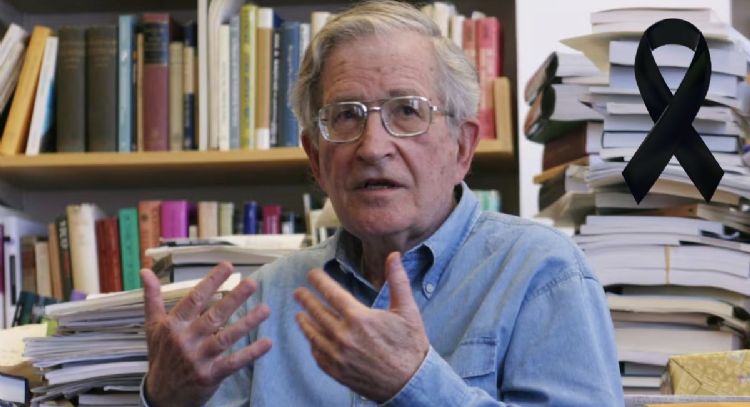 Noam Chomsky está vivo: así lo confirmó su esposa